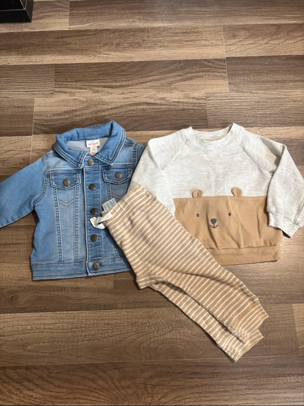 10 Piece Lot Baby 12 Months clothes - Picture 3 of 4